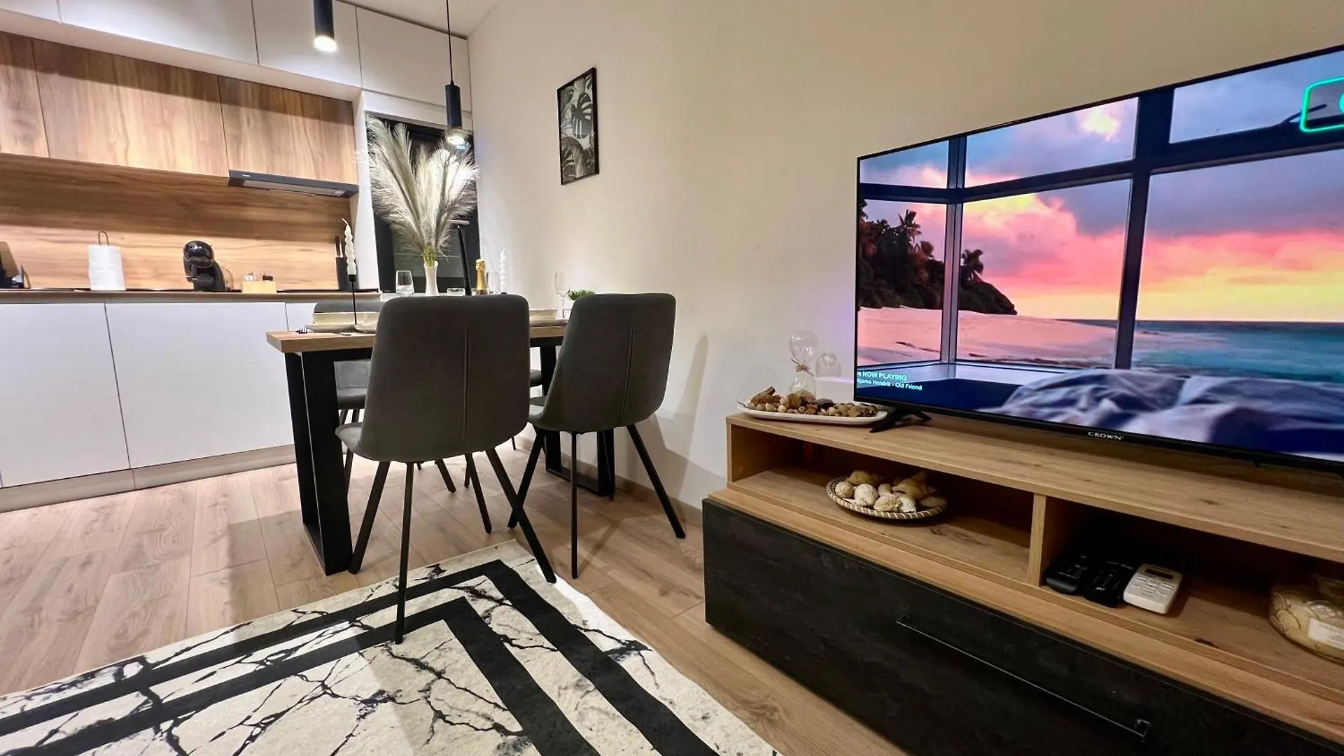 Nj Luxury Breeze Apartment Varna